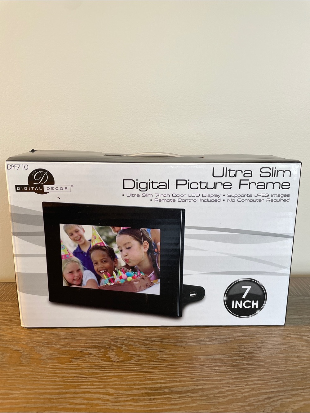 Ultra Slim 7" Digital Picture Frame - Black